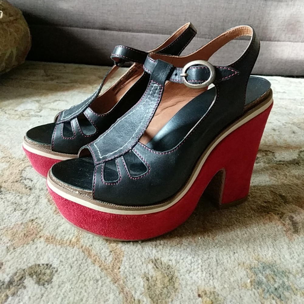 Hush Puppies Labarre T-Strap Platform Sandals, 6W
